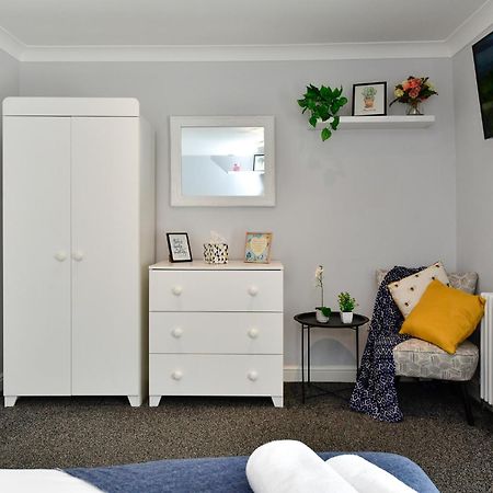 סוואנסי Free Parking - Heart Of The City - Superb Townhouse & Garden - Peaceful Area But Only 5Min Walk To Beach, Shops, Bars, Arena, Marina, Parks מראה חיצוני תמונה