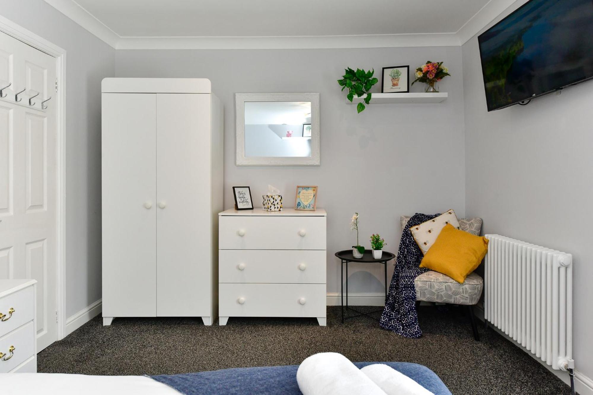 סוואנסי Free Parking - Heart Of The City - Superb Townhouse & Garden - Peaceful Area But Only 5Min Walk To Beach, Shops, Bars, Arena, Marina, Parks מראה חיצוני תמונה