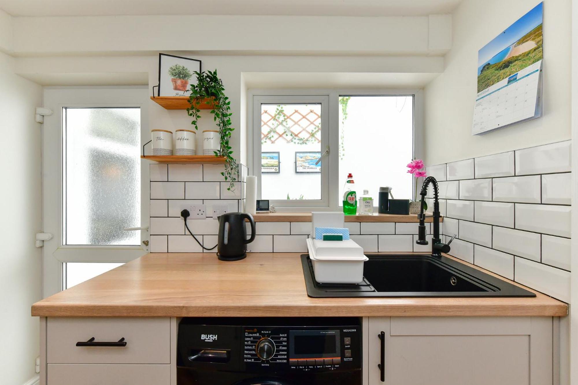 סוואנסי Free Parking - Heart Of The City - Superb Townhouse & Garden - Peaceful Area But Only 5Min Walk To Beach, Shops, Bars, Arena, Marina, Parks מראה חיצוני תמונה