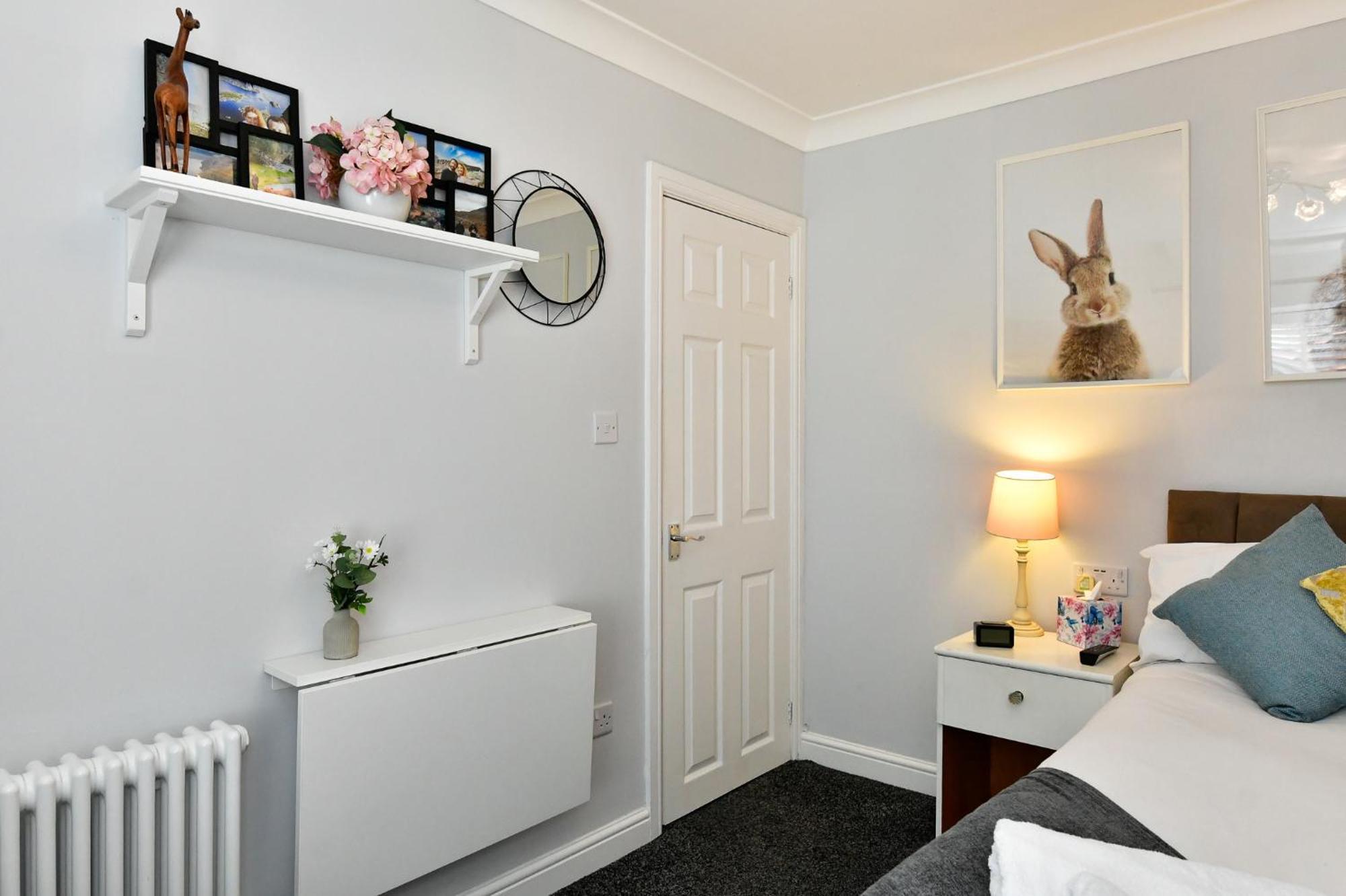 סוואנסי Free Parking - Heart Of The City - Superb Townhouse & Garden - Peaceful Area But Only 5Min Walk To Beach, Shops, Bars, Arena, Marina, Parks מראה חיצוני תמונה