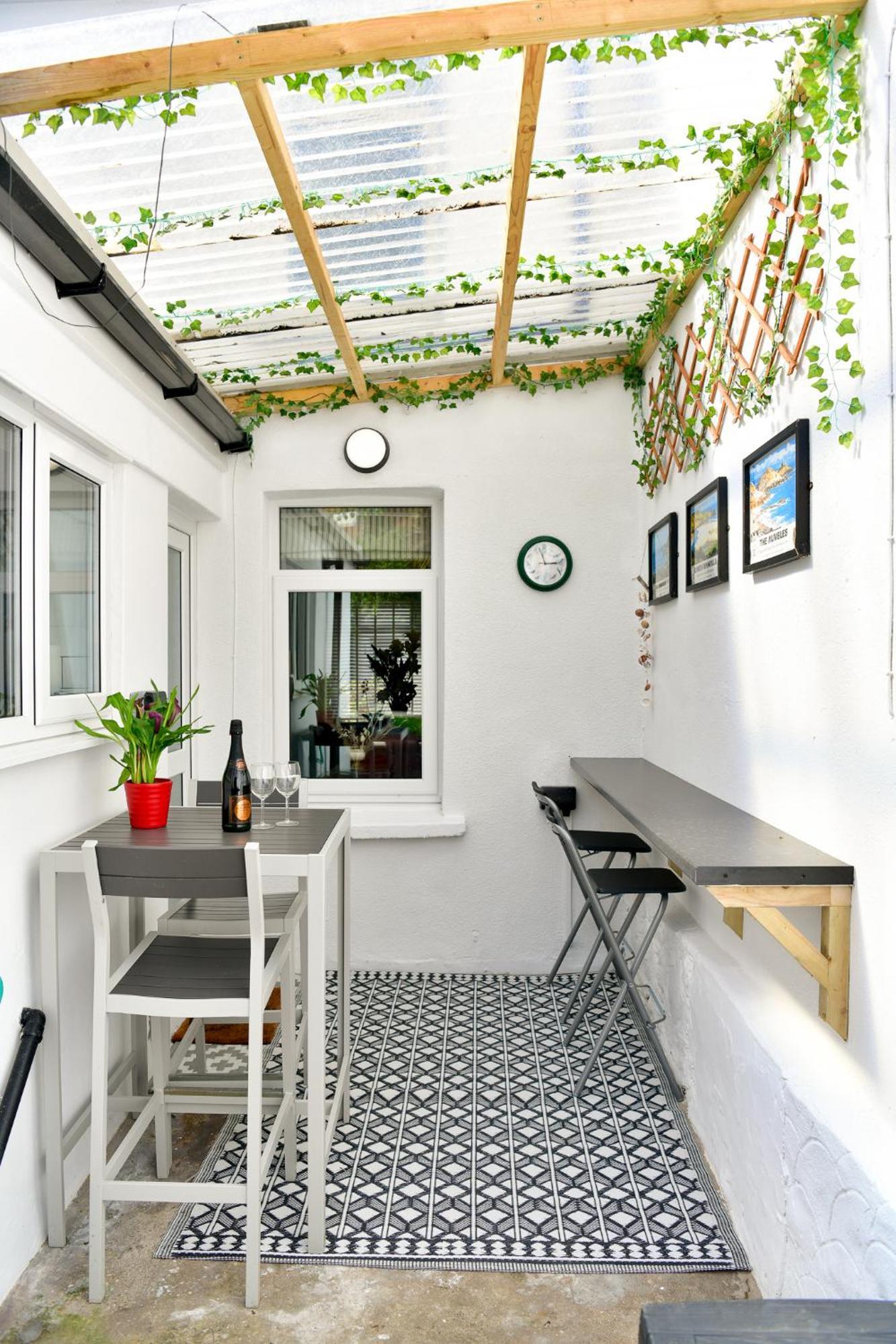 סוואנסי Free Parking - Heart Of The City - Superb Townhouse & Garden - Peaceful Area But Only 5Min Walk To Beach, Shops, Bars, Arena, Marina, Parks מראה חיצוני תמונה
